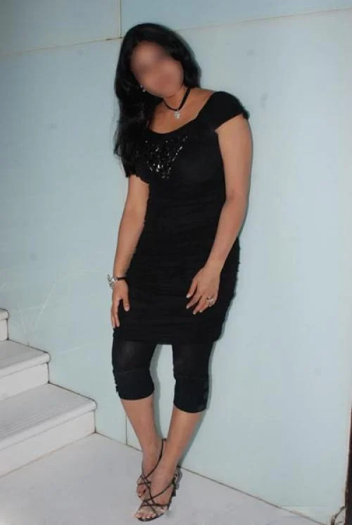 Call Girls Manjhanpur